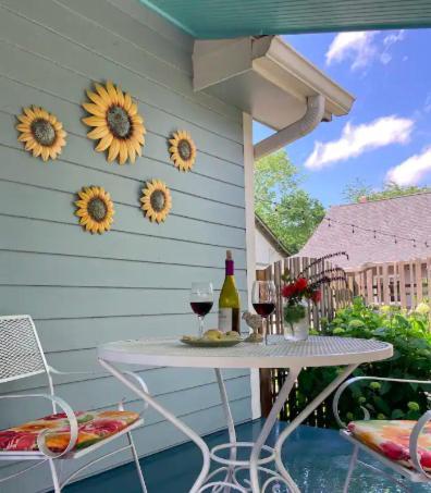 Peaceful Private Cottage, Walk To Park & 5 Mins To Downtown Nashville Exterior photo